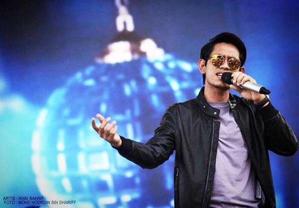 Gaya Khai ketika melakukan persembahan.